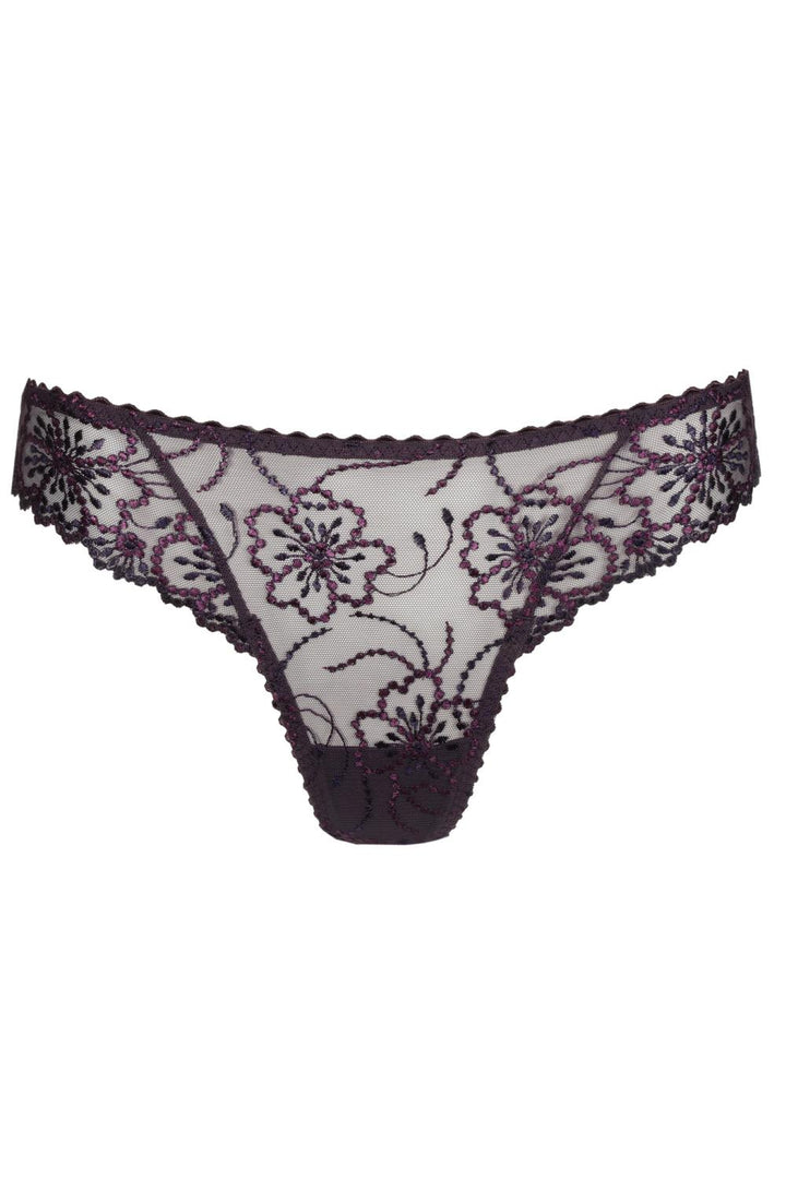 Marie Jo Jane Thong, Amethyst